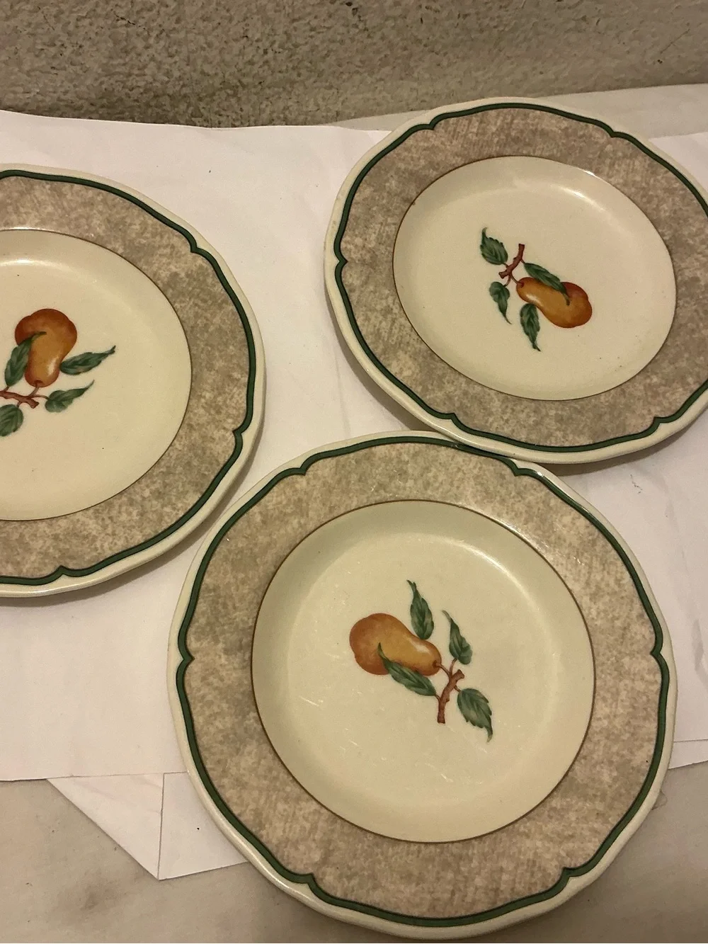 Orchard Estateby NORITAKE set - Used salad Plates in Cream and Green - P10